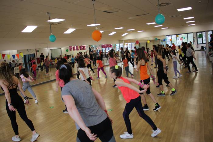 Zumba Familian saioa egin dute Azpeitian