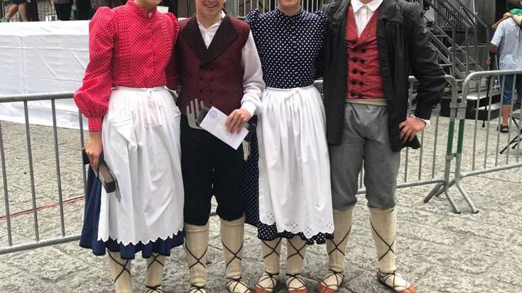 Hernaniko dantza txapelketako lehen eta hirugarren postuak, Azpeitira