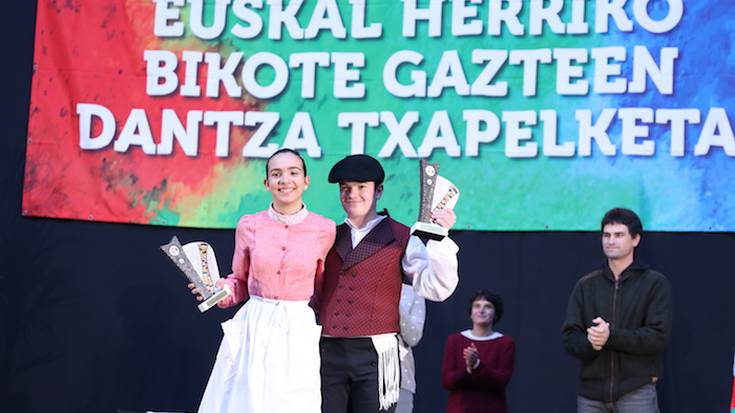 Itziar Bastida eta Anaitz Lizartza bigarren, Euskal Herriko Bikote Gazteen Dantza Suelto Txapelketan