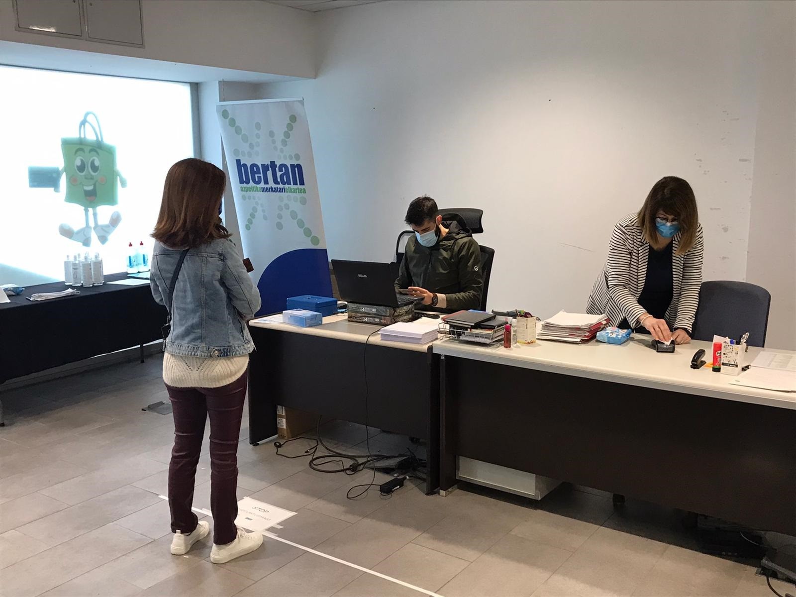 Beste 1.500 bono jarriko dituzte salgai