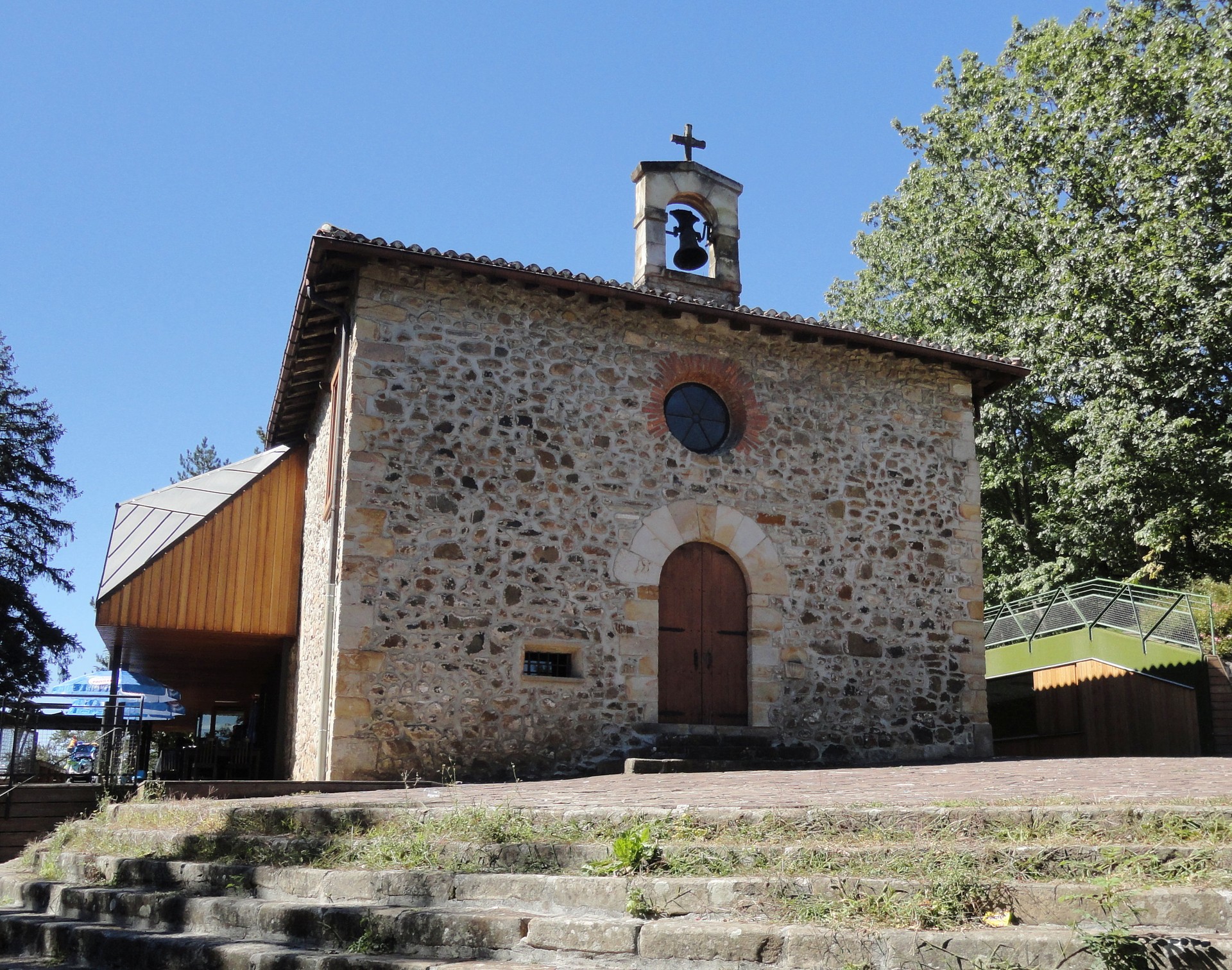 Lagun Onakek Santa Barbarara irteera antolatu du zapaturako 