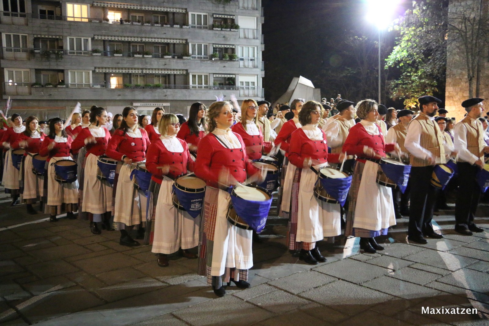 Astelehenean hasiko dira helduen danborradako entseguak