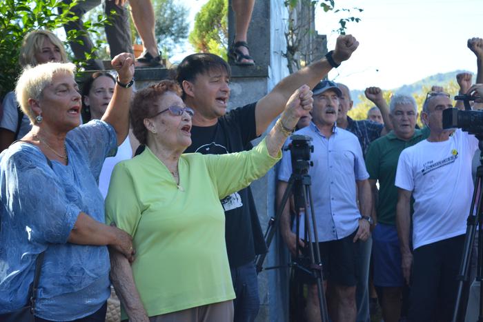 Irudietan: Txiki gogoan izan dute Zarautzen, Gudari Egunean