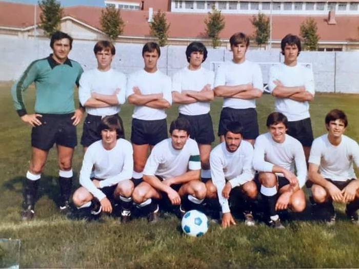 Astiko futbol zelaian lehen gola sartu zuen Juanito Lopetegi zena gogoratuko dute gaur