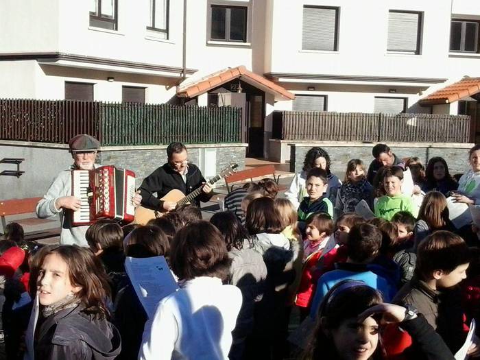 Jai giroan ospatu dute Euskararen Eguna Aiako haurrek