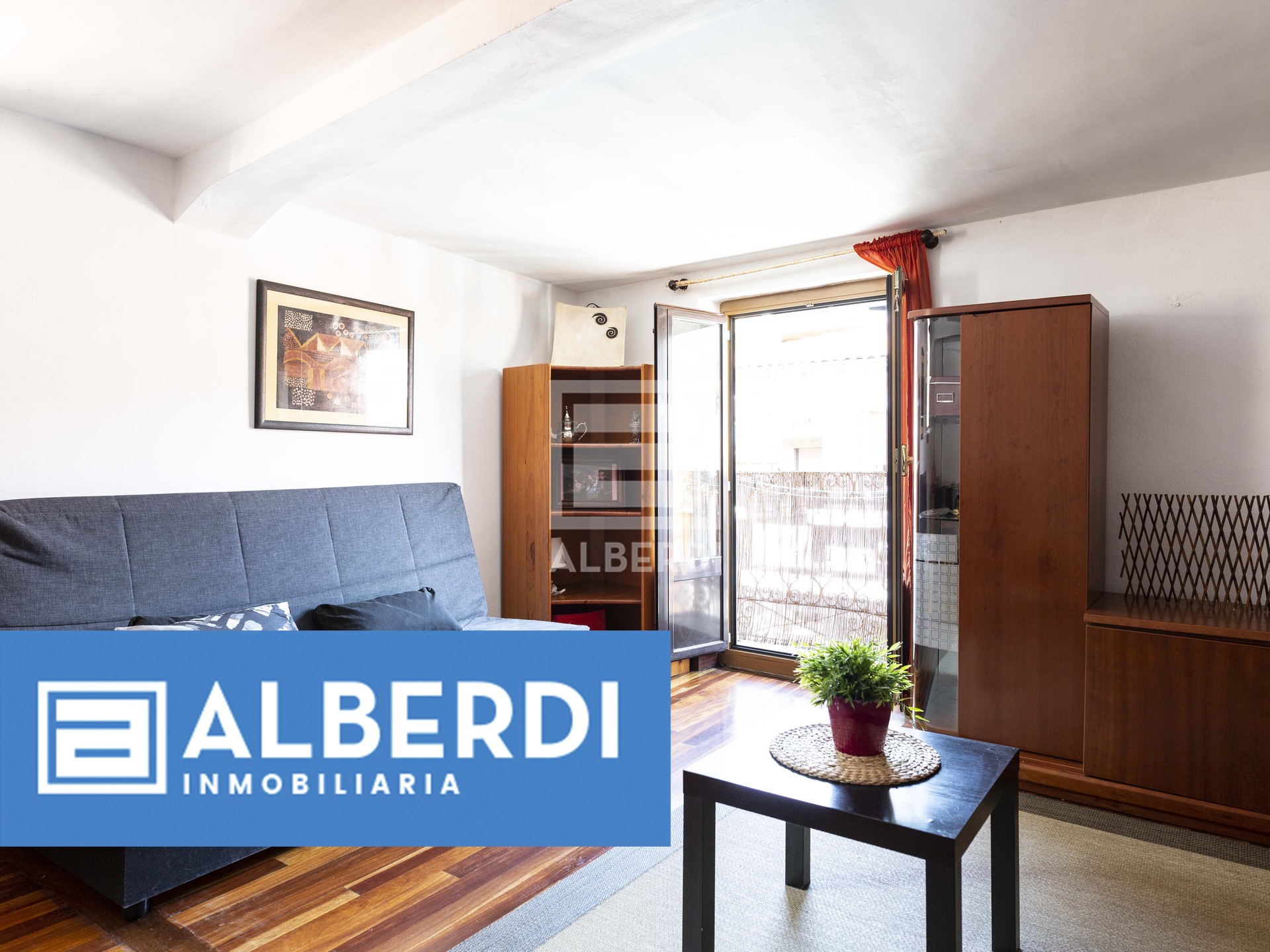 Alberdi Inmobiliaria: etxebizitza polita Kale Nagusian