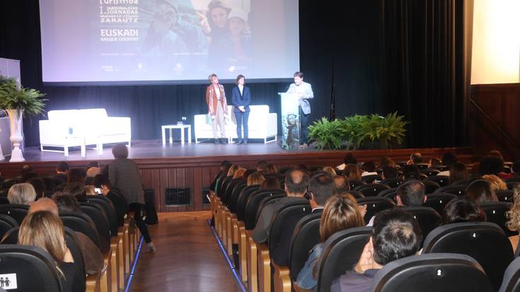 Familia turismoaren inguruko jardunaldiak egin dituzte Zarautzen, aurrenekoz