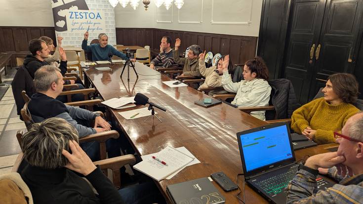 Udalaren aurkako epaia tarteko, "zuhurtzia handiz" osatu dute 2025erako aurrekontua Zestoan