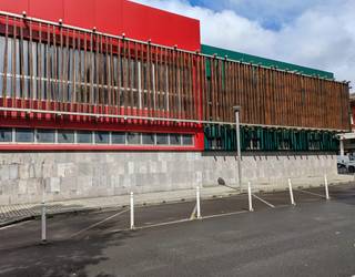 Udalak zortzi aparkaleku berri prestatuko ditu epaitegiaren ondoan