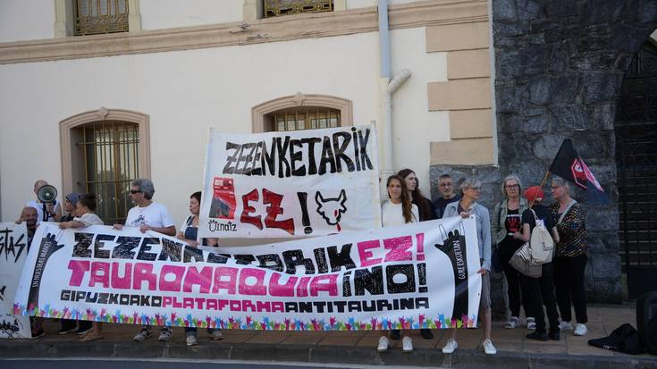 Zezenketen aurkako elkarretaratzea egingo dute San Inazio egunean