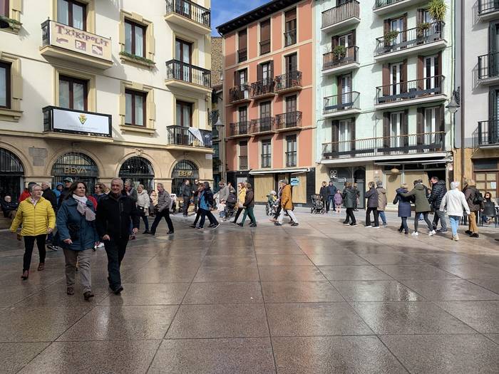 Dantzaldia: Plaza dantzak Alaken taldearekin