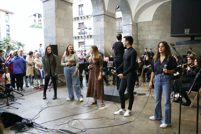 Azkoitiko Udal Musika Bandak kontzertu dantzagarria eskaini du