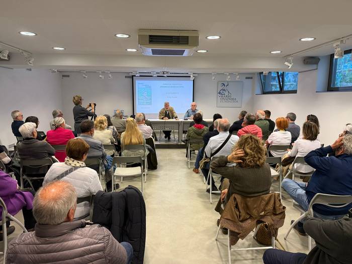 Jesus Egigurenek haurtzaroko oroitzapenak aurkeztu ditu