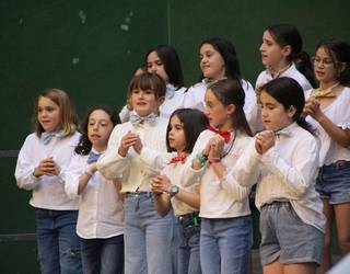 Izena eman daiteke Txinpirin eta Zarazte abesbatzetan