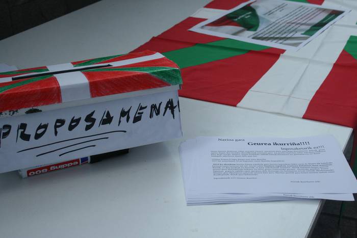 Espainiako bandera jartzera behartu dute Aiako Udala