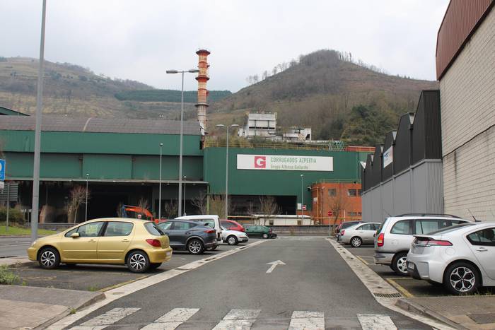 Corrugados Azpeitiaren balizko irekiera aztertzeko bilera egingo dute gaur enpresak eta erakundeek