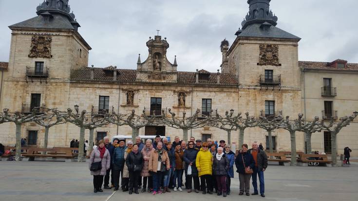 Burgo de Osman izan dira asteburuan Beheko Plaza jubilatuen elkarteko kideak