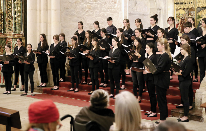 Easo gazte abesbatzak kontzertua eskainiko du bihar
