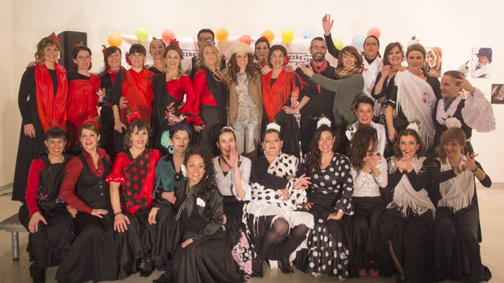 Astinduk eta 'Kazatxoizos'-ek irabazi dute Internet bidezko mozorro lehiaketa