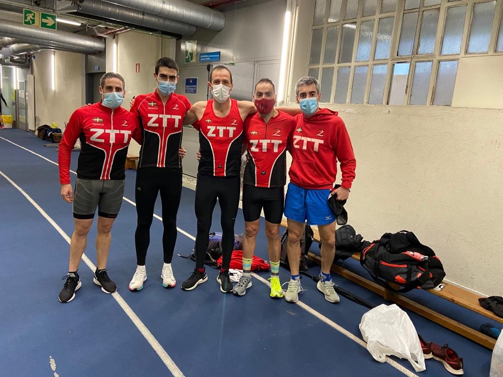 ZTT Anoetako pistan jira-biraka dabil