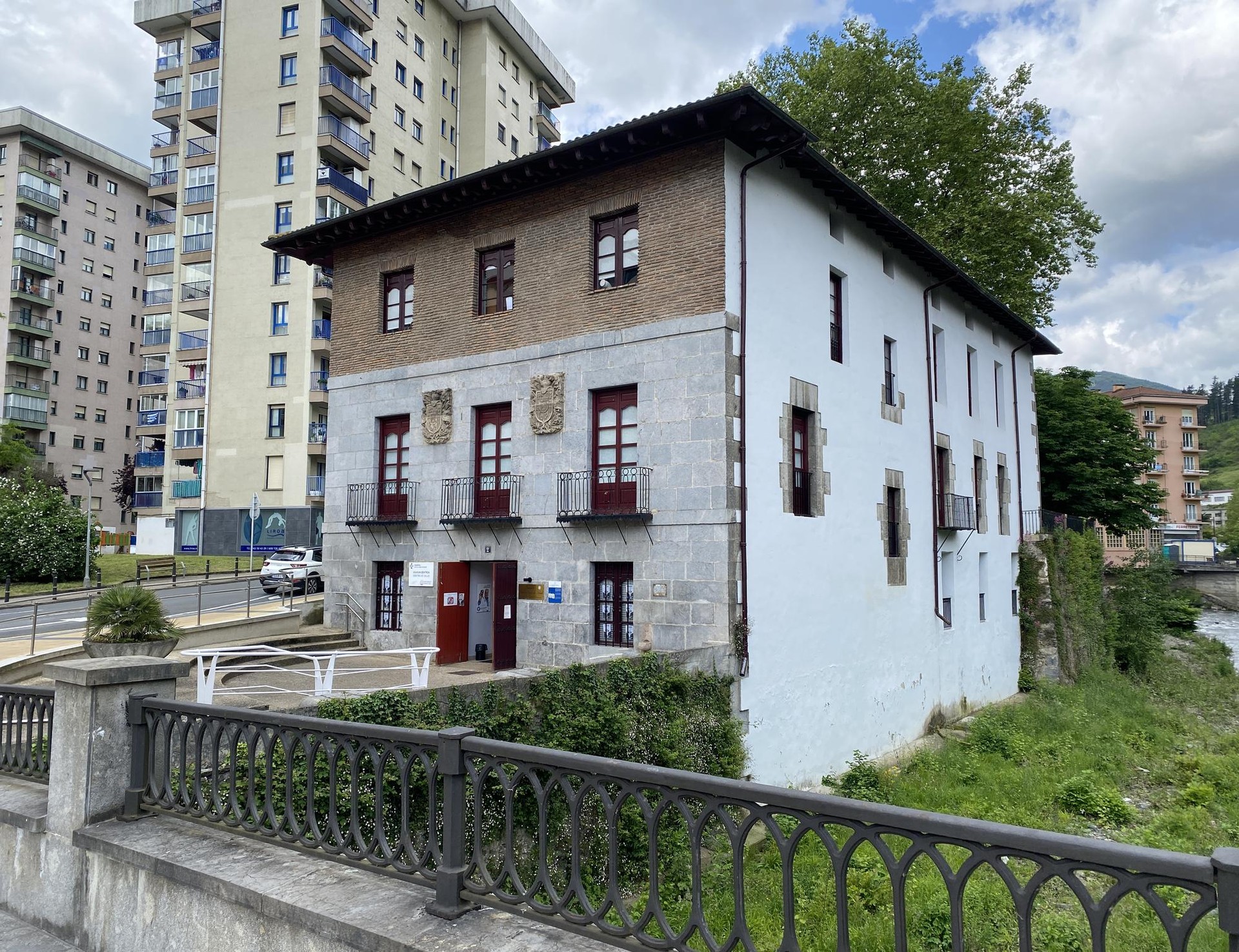 Azkoitian pediatra zerbitzua "bermatuta" dagoela dio Osakidetzak