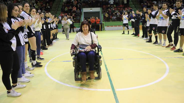 Ana Mosquera omendu dute eskubaloi elkartekoek