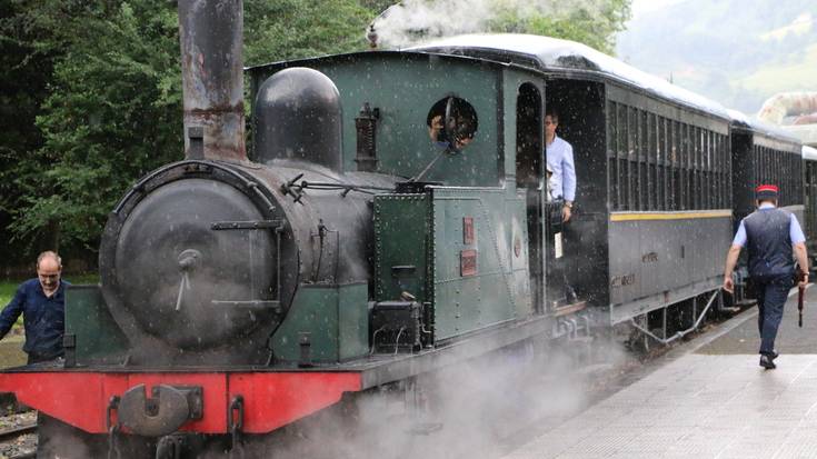 Azpeitia-Lasao tren ibilbidearen 25. urtemuga ospatzeko, tren historikoen zirkulazio bereziak izan dira goizean