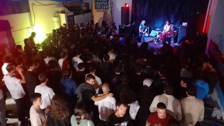 Urtezahar gaueko festa antolatu dute Hiruputzun