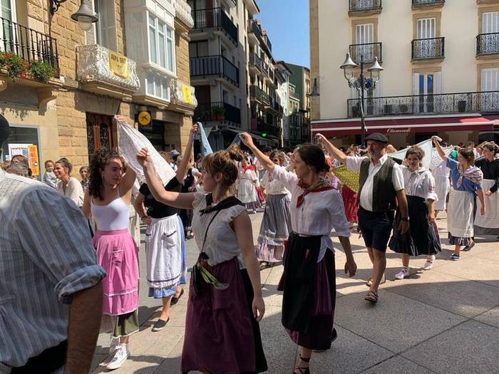 Euskal Jaia, herritarren dantzarako plaza erraldoia