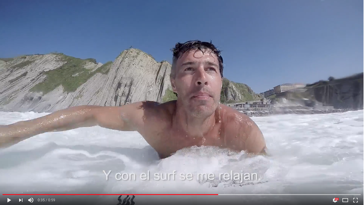 BIDEOA: Goikoetxea surf eginez atseden hartzen partida garrantzitsuen aurretik