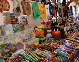 Sanpedroetan eta santelmoetan kaleko salmenta postuak jartzeko eskaera epea, zabalik