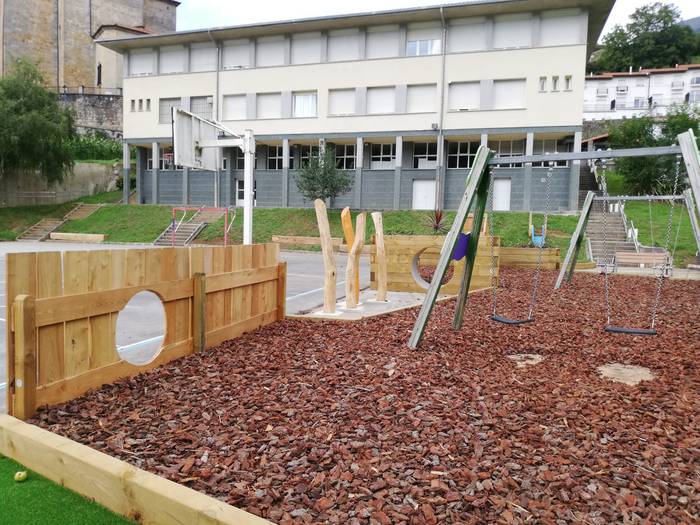 Ikastetxeak epemuga zehaztu gabe itxi ditu Eusko Jaurlaritzak