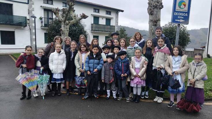 Gabon eskea eta Olentzero eta Mari Domingiren etorrera, Aizarnazabalen