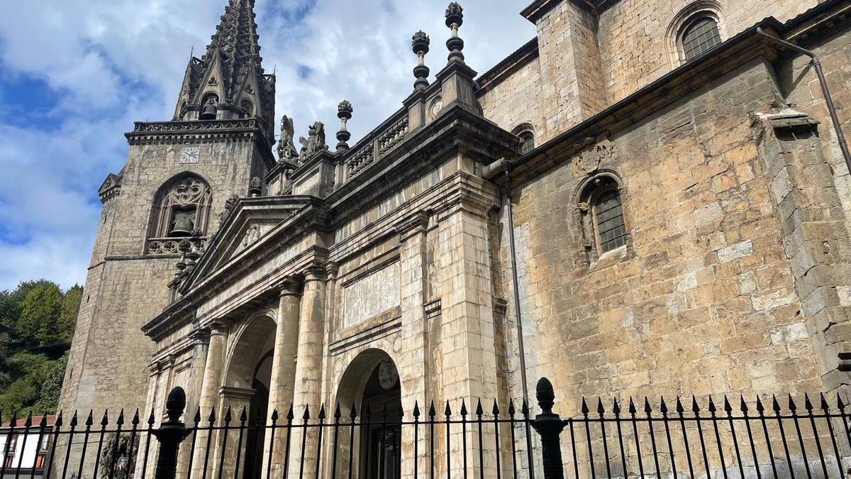 Elizkizunez beteta dator Aste Santua