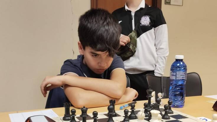 Gaztetxoak, oporretan ere xakean