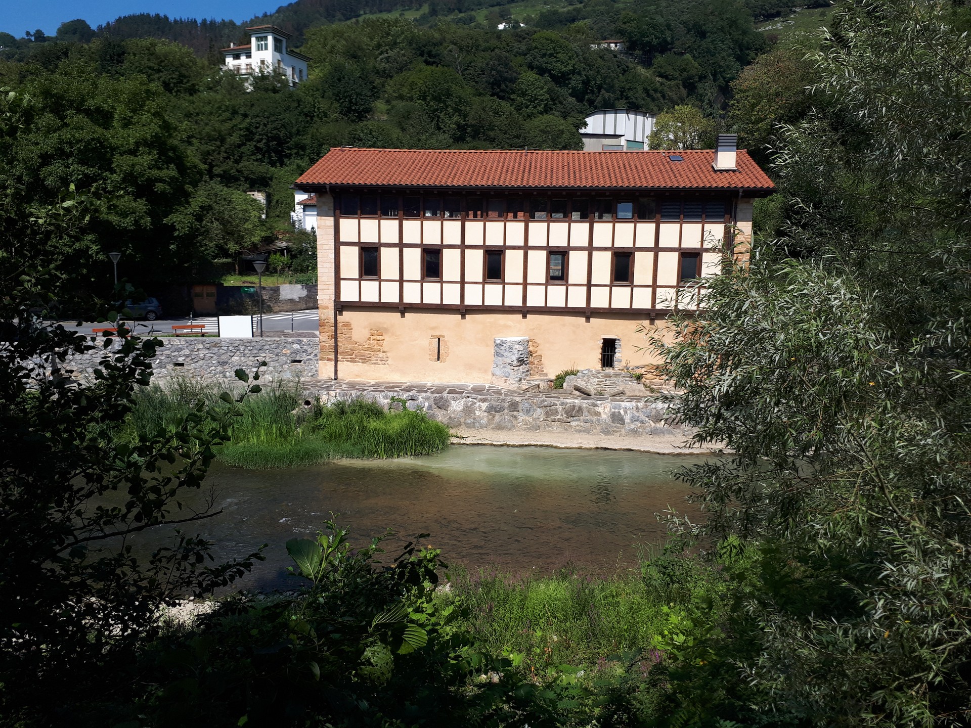 Urola ibaiko urak zuri, Madalena aldean