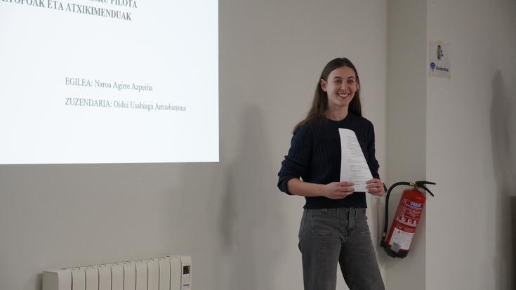 Jatorri arabiarreko neskak pilotara gerturatzeko ahalegin praktikoa egingo du Naroa Agirrek