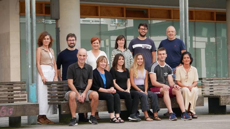 Haurrei, nerabeei eta familiei zuzenduriko baliabideen berri eman du udalak