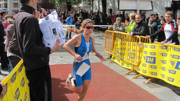 Nerea Etxeberria nagusi Azkoitiko Duatloian