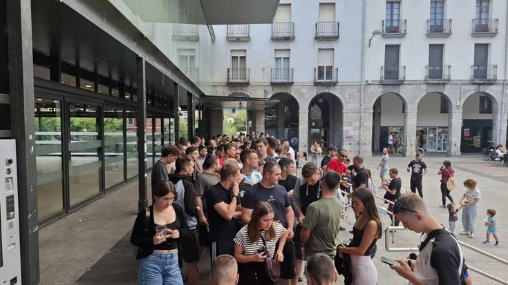 Ilara Gaztetxearen urteurreneko festaren tiketak eskuratzeko; bihar ere egongo da erosteko aukera