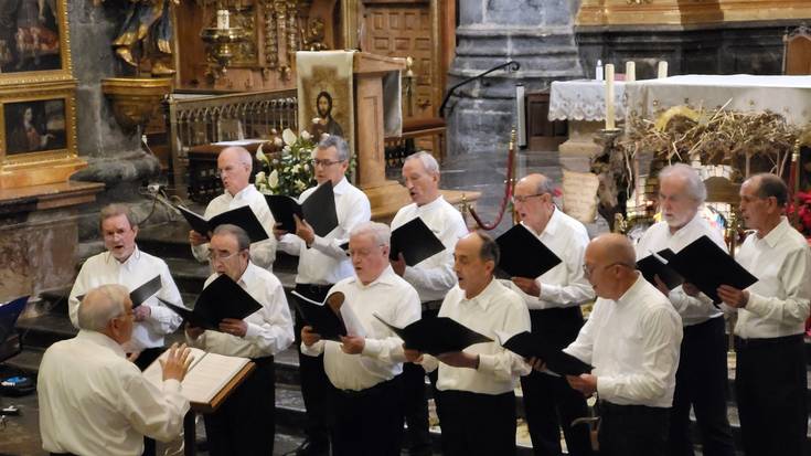 Donosti Ereserki Gregoriar Scholakoen ahotsak entzungai izan dira parrokian