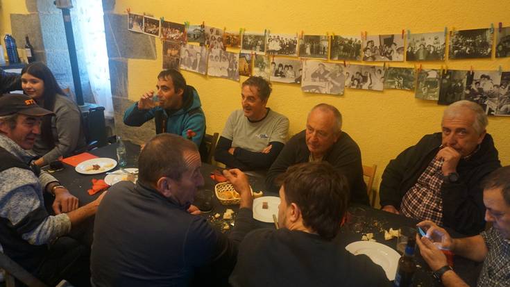 Altzolatarrak ederki ari dira San Roman egunaz gozatzen