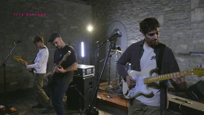 Autosufizientzia ariketa bat lau pareten artean