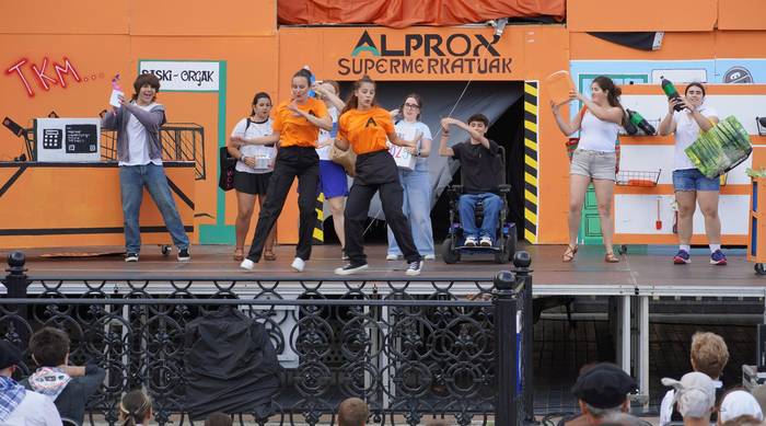 Alprojaren kezka tokiko euskarazko komunikabideen inguruan