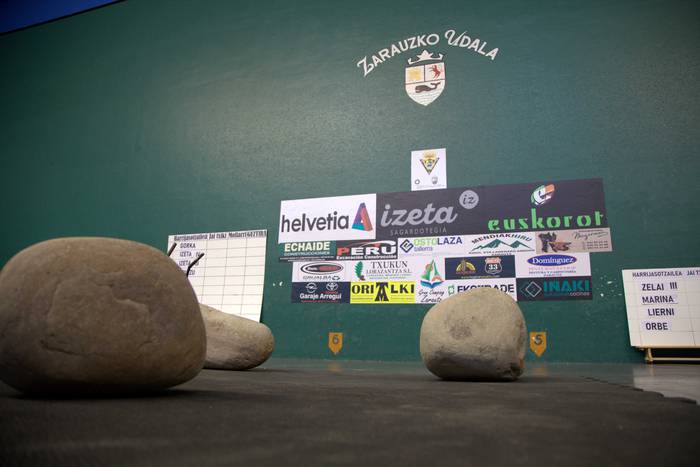 Harri-jasotze eta aizkora finalak jokatuko dituzte bihar Asteasun eskualdeko zazpi herri kirolarik