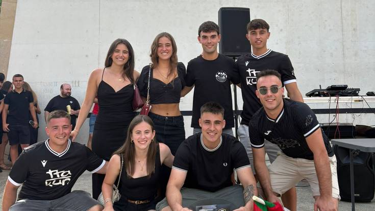 Team Rocket taldea eta beste hainbat lagun saritu dituzte Beltzen Egunean
