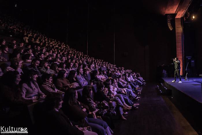 Umorearekin alaitu du Soreasu Mikel Bermejok