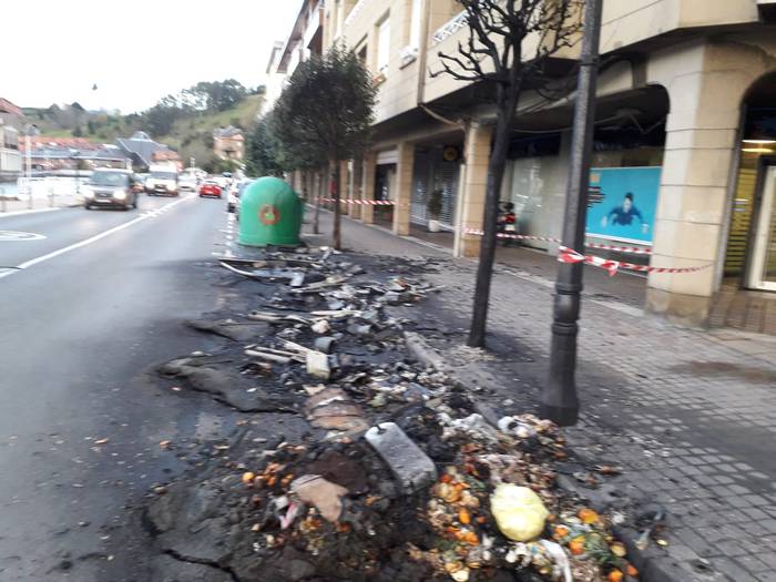 Urola Kostako Udal Elkartearen oharra, edukiontzien erretzea dela eta