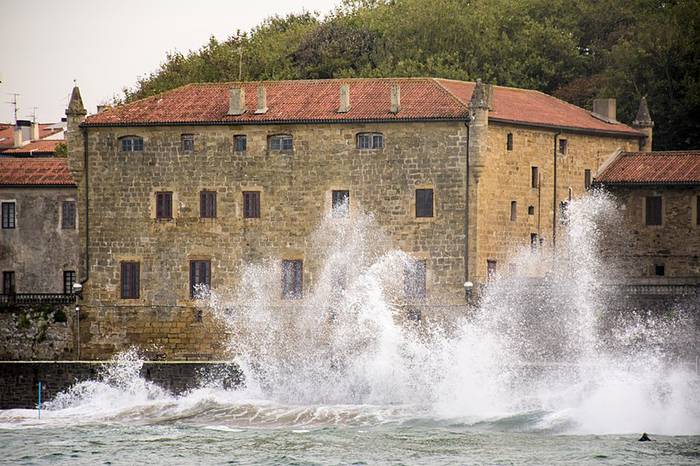 Zarautzi buruzko gradu eta master amaierako lanentzat bekak emango ditu udalak