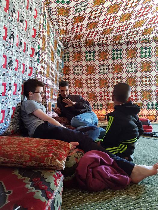 Zumaiako Darahli elkarteko hiru kide saharar kanpamentuetan daude proiektuak aurrera eramaten